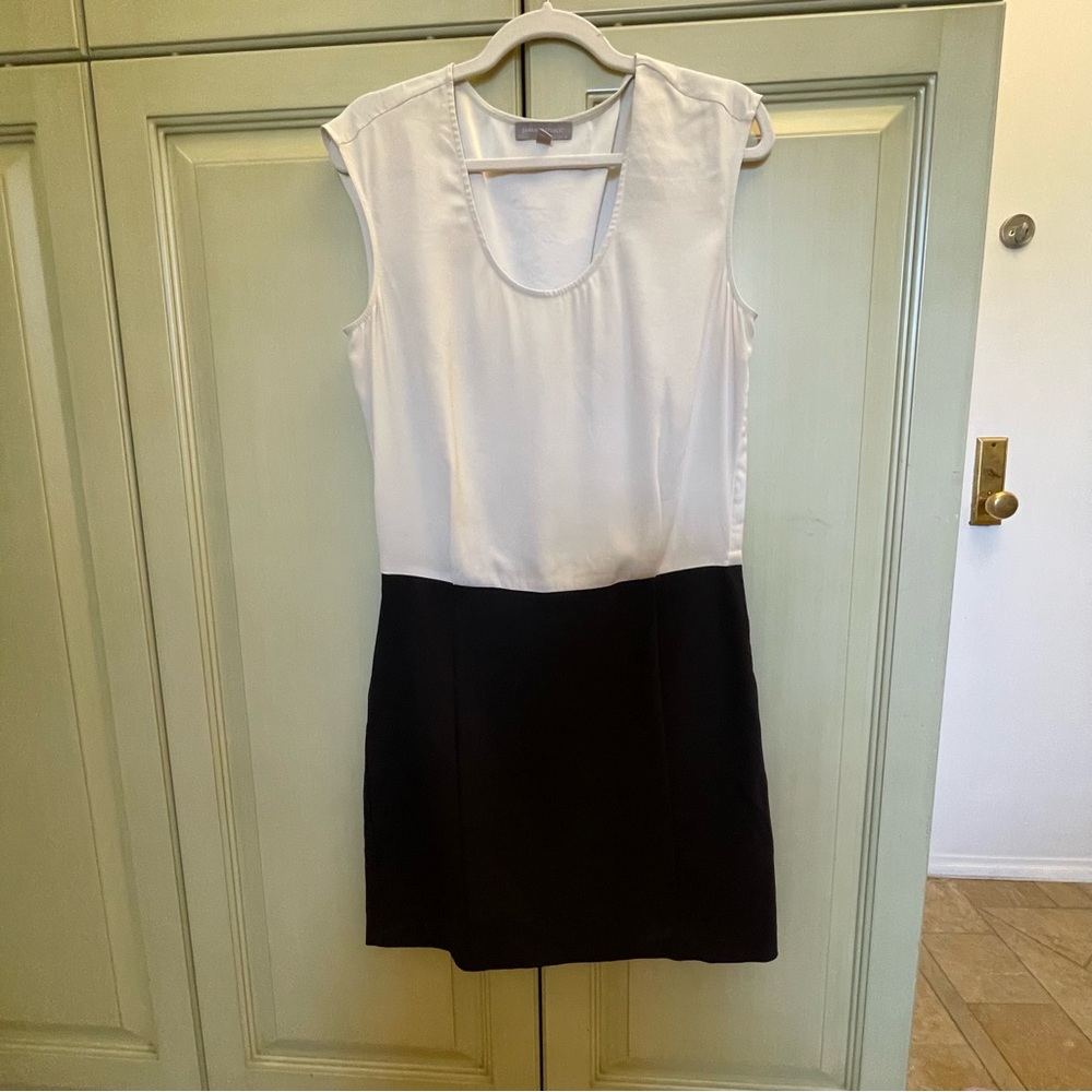 Elegant Black and White Sleeveless Dress